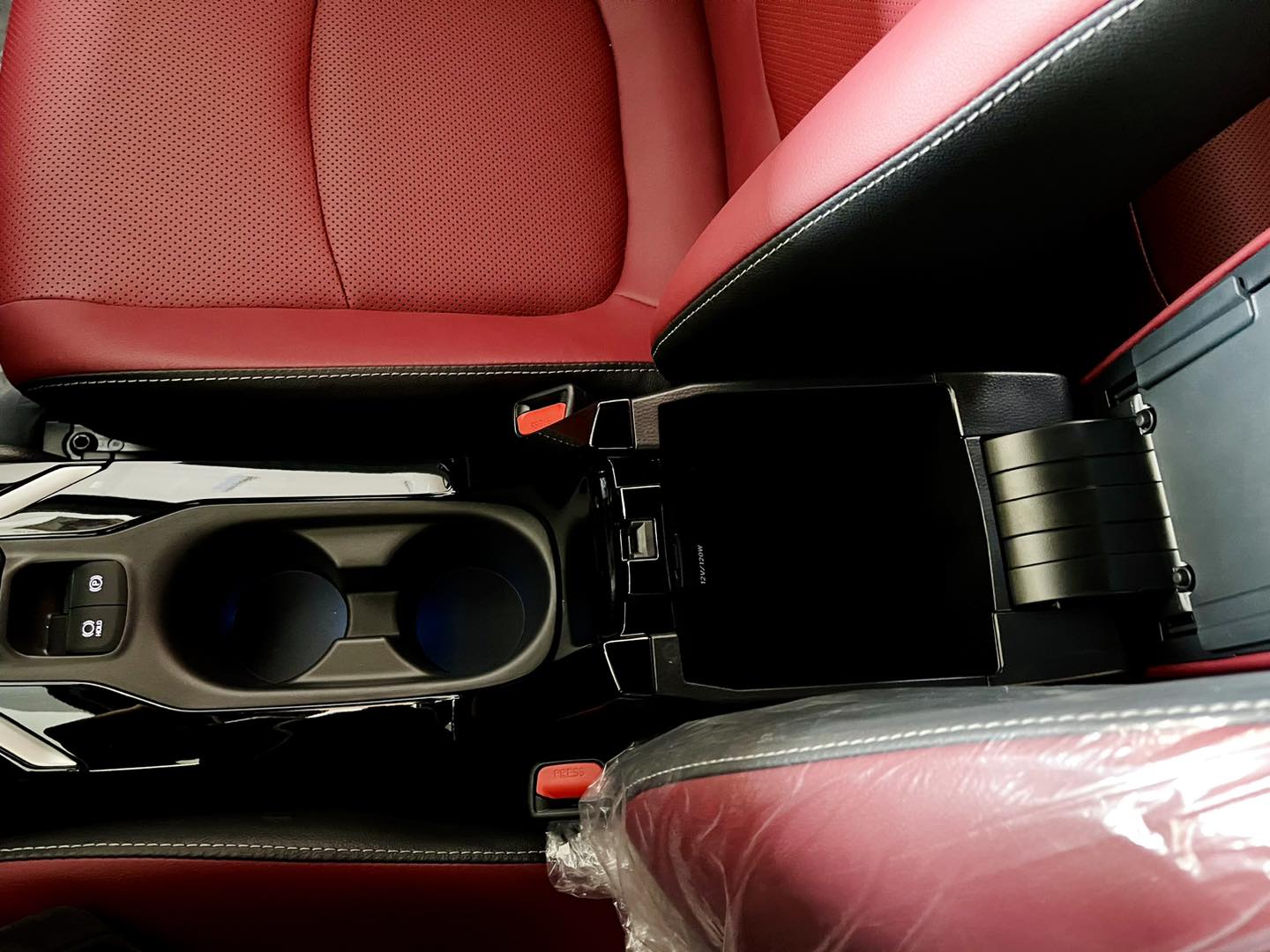 Toyota Corolla Cross 2024 giá từ 820 triệu tại Việt Nam: Màn hình to, phanh điện tử, 'đồ chơi' hiện đại không kém xe Hàn - Ảnh 9