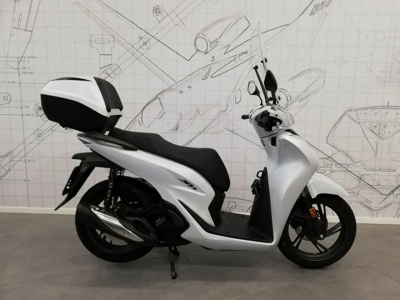 Honda SH 2024 ra mắt màu mới: đã đẹp lại còn sang, giá gần 100 triệu nhưng không phải có tiền là mua được! - Ảnh 2