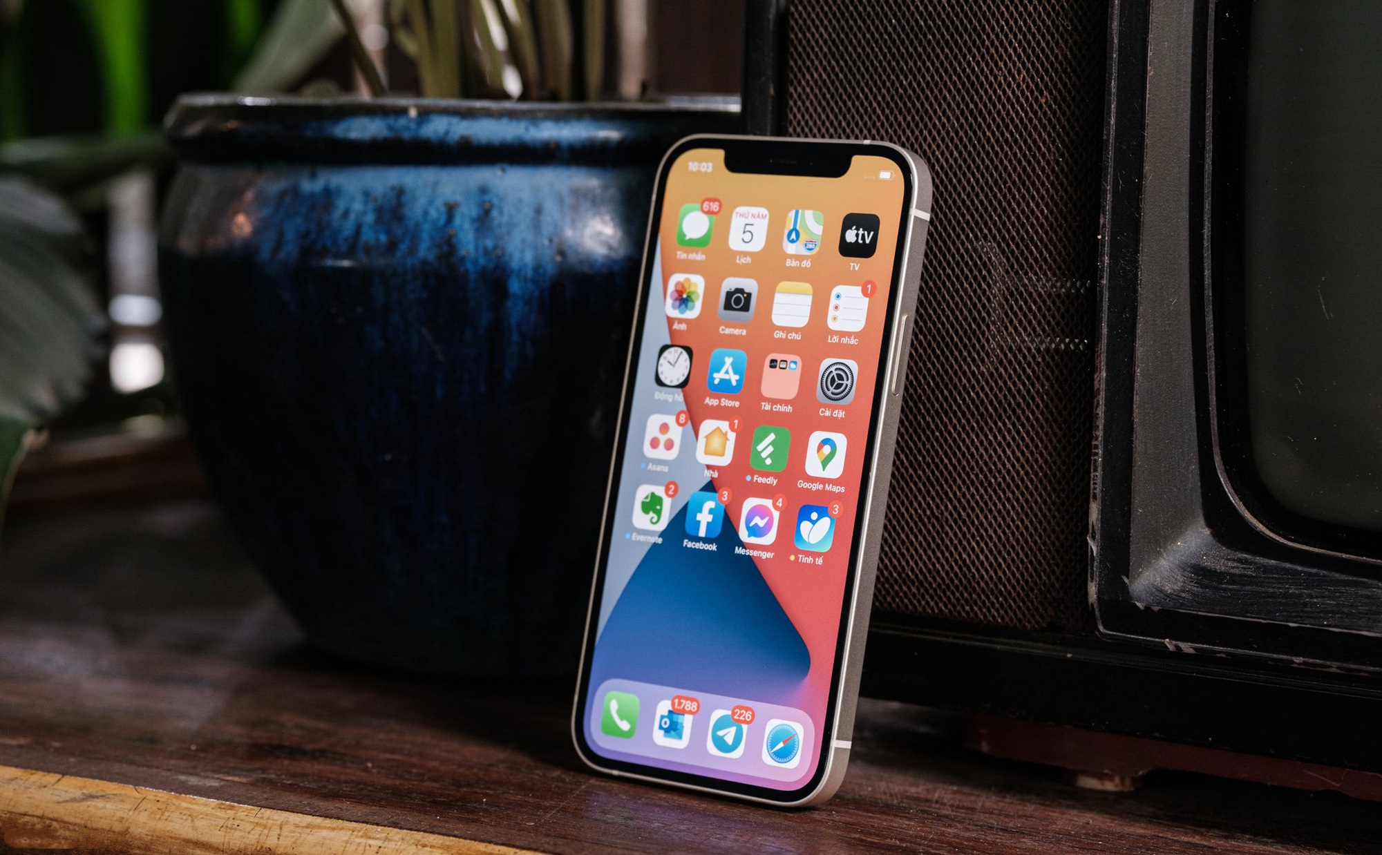 Không tưởng điều vừa xảy ra với mẫu iPhone từng 'sốt xình xịch', cháy hàng chỉ trong vài giây? - Ảnh 1