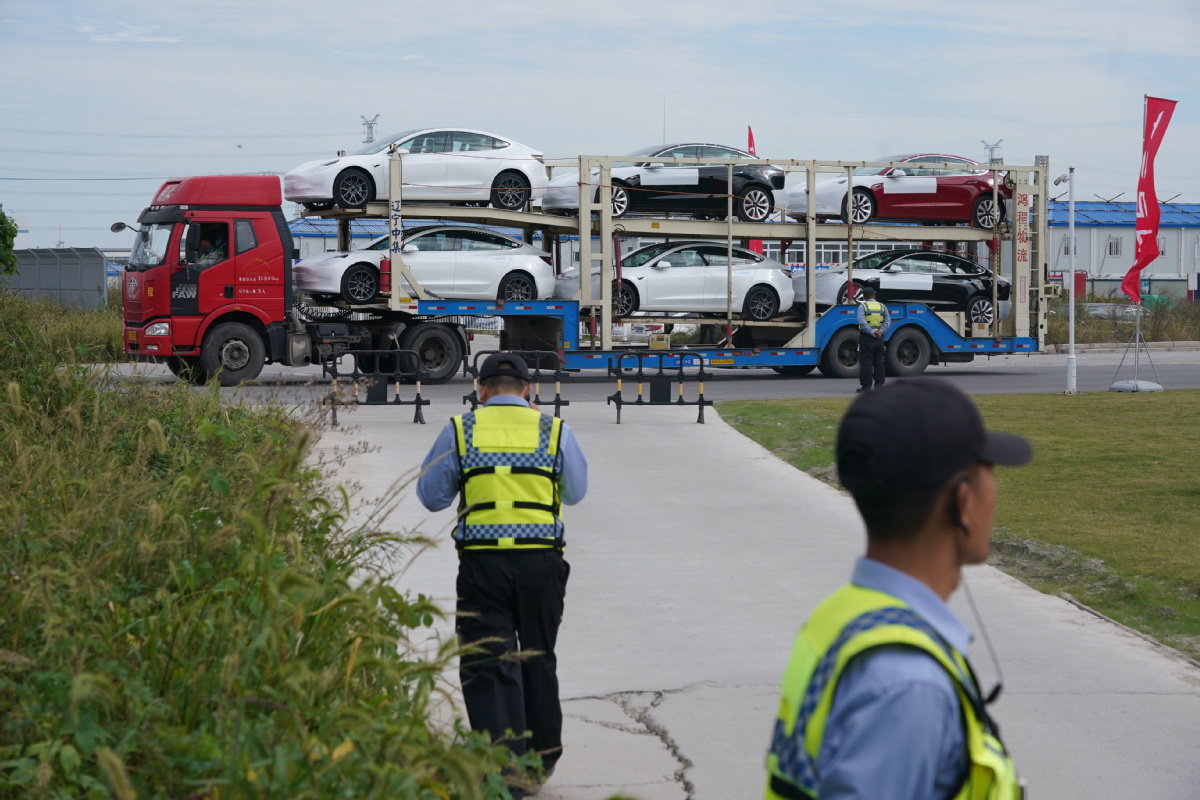 Hình ảnh xe đậu bạt ngàn ở cảng: Điều gì đang xảy ra với ô tô Trung Quốc ở châu Âu? - Ảnh 5