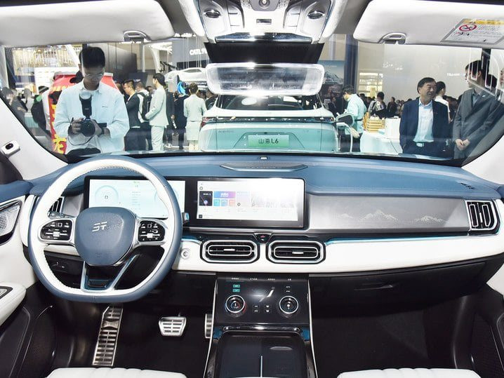 Hãng xe chuẩn bị vào Việt Nam sắp tung ra siêu phẩm SUV cỡ trung chỉ 'ăn' xăng 1,38 lít/100km, thách thức Mazda CX-5 - Ảnh 4