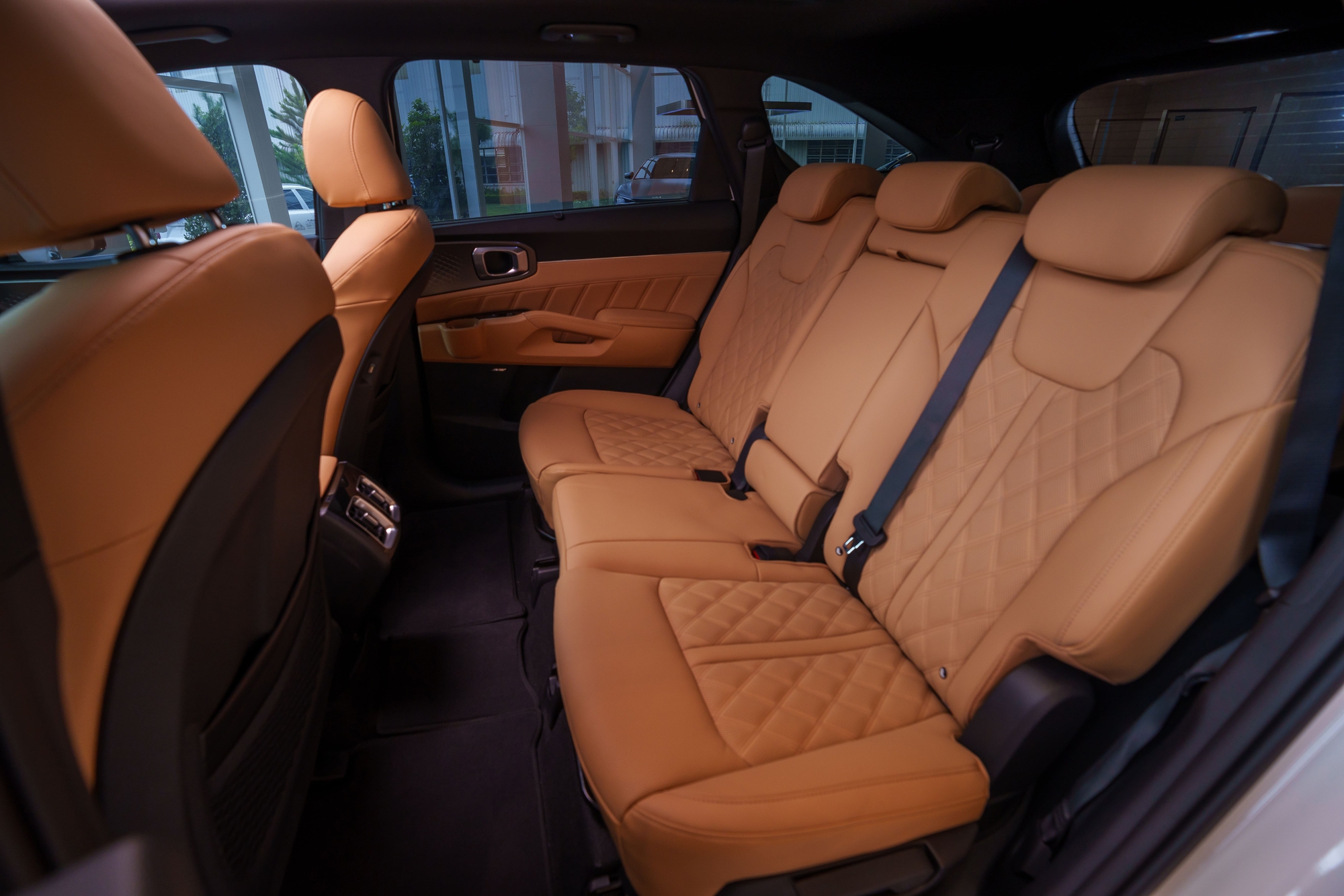 Kia Sorento hybrid giảm sốc 120 triệu đồng, còn từ 1,029 tỷ đồng, rẻ hơn cả Honda CR-V hybrid - Ảnh 9