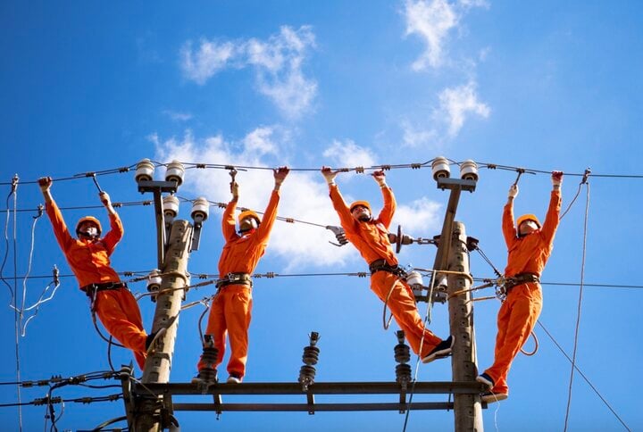 Bộ Công Thương điều chỉnh kế hoạch cung cấp điện năm 2024 - Ảnh 1