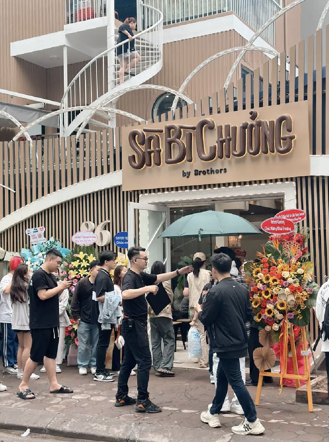 Ngoài nguồn thu khủng từ kênh YouTube mới ‘bay màu’, Độ Mixi kiếm tiền ‘đỉnh chóp’ ra sao, giàu cỡ nào mà trong nhà có sẵn máy đếm tiền? - Ảnh 3