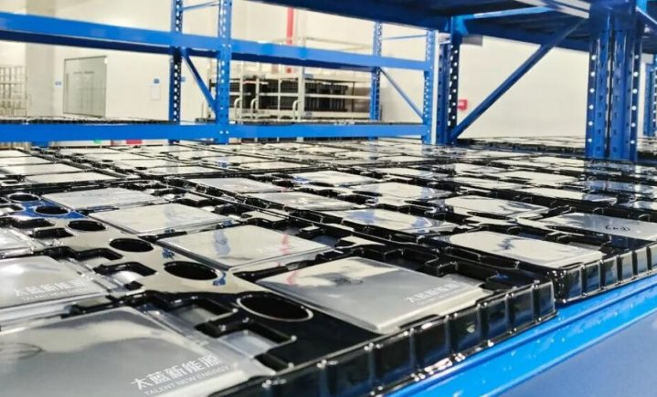 Trung Quốc lại đi trước thế giới một bước: Ra mắt pin xe điện cực khủng mật độ năng lượng cao, đi được quãng đường 2.000 km - Ảnh 1