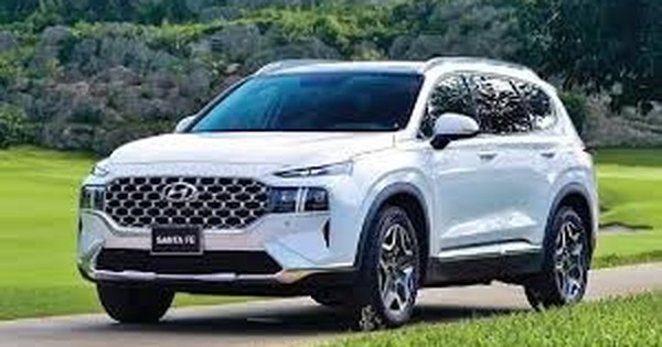 Giá xe Hyundai SantaFe biến động mạnh, giảm kỷ lục 100 triệu đồng