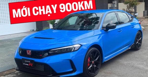 Lấy chiếc Honda Civic Type R này, bạn sẽ tiết kiệm 400 triệu so với mua ‘đập hộp’, người bán khẳng định xe mới lăn bánh 900km