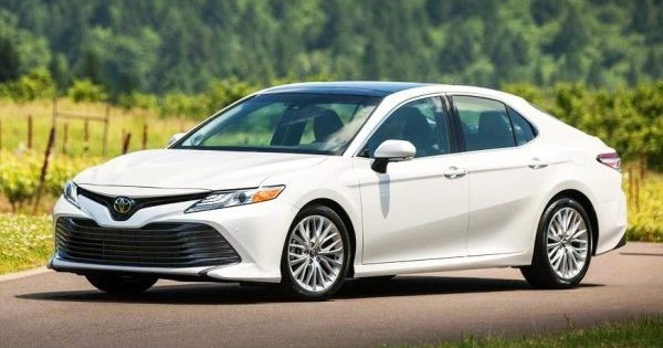 Không còn ngày tháng xưng vương như ở Việt Nam, Toyota Camry phải chịu cảnh 'gục ngã' tại quốc gia này bởi một cái tên, doanh số khủng gấp hơn 11 lần