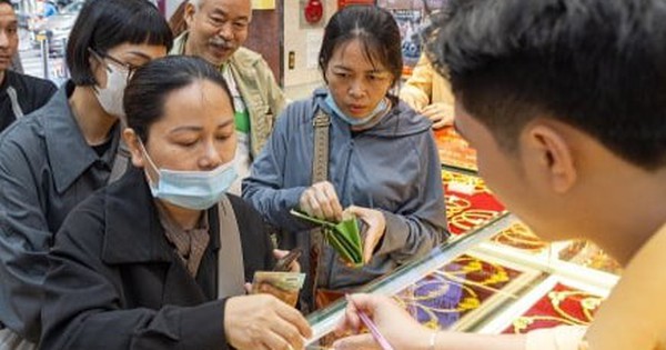 Chuyên gia: Thị trường vàng hiện rất rủi ro, không nên đầu tư 'tất tay'