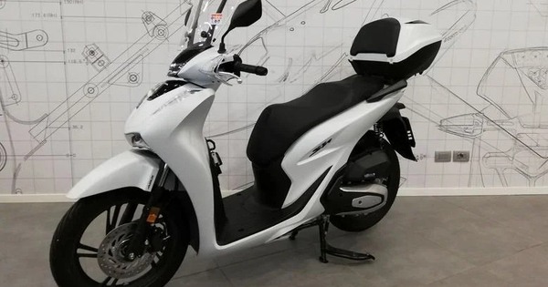 Honda SH 2024 ra mắt màu mới: đã đẹp lại còn sang, giá gần 100 triệu nhưng không phải có tiền là mua được!