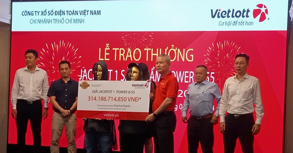 Hai người đến từ TP HCM cùng nhận giải Jackpot 1 trị giá 314 tỉ đồng của Vietlott