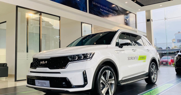 Kia Sorento hybrid giảm sốc 120 triệu đồng, còn từ 1,029 tỷ đồng, rẻ hơn cả Honda CR-V hybrid