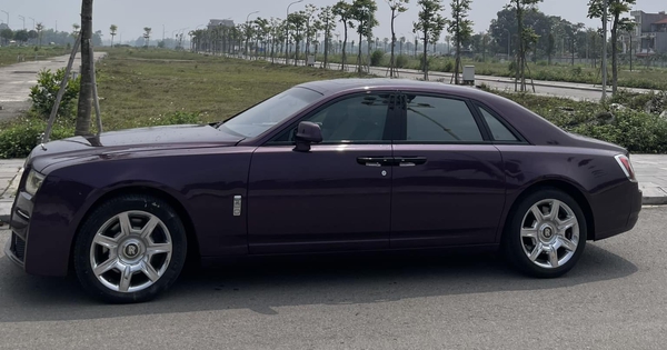 Rolls-Royce Ghost 11 năm tuổi độ kit như bản 2024: Rao bán 10 tỷ đồng nhưng có điểm dễ khiến khách đặt câu hỏi