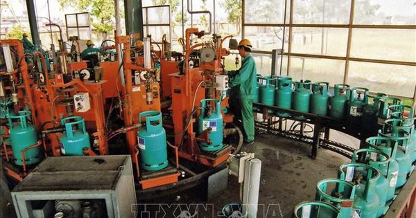 Giá gas bán lẻ trong nước giảm tháng thứ hai liên tiếp