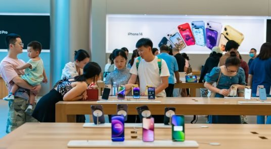 Tung ưu đãi hoàn tiền gần 3 triệu đồng cho người mua iPhone 15 tại quốc gia châu Á này, Apple bị chỉ trích vì thiên vị - Ảnh 1