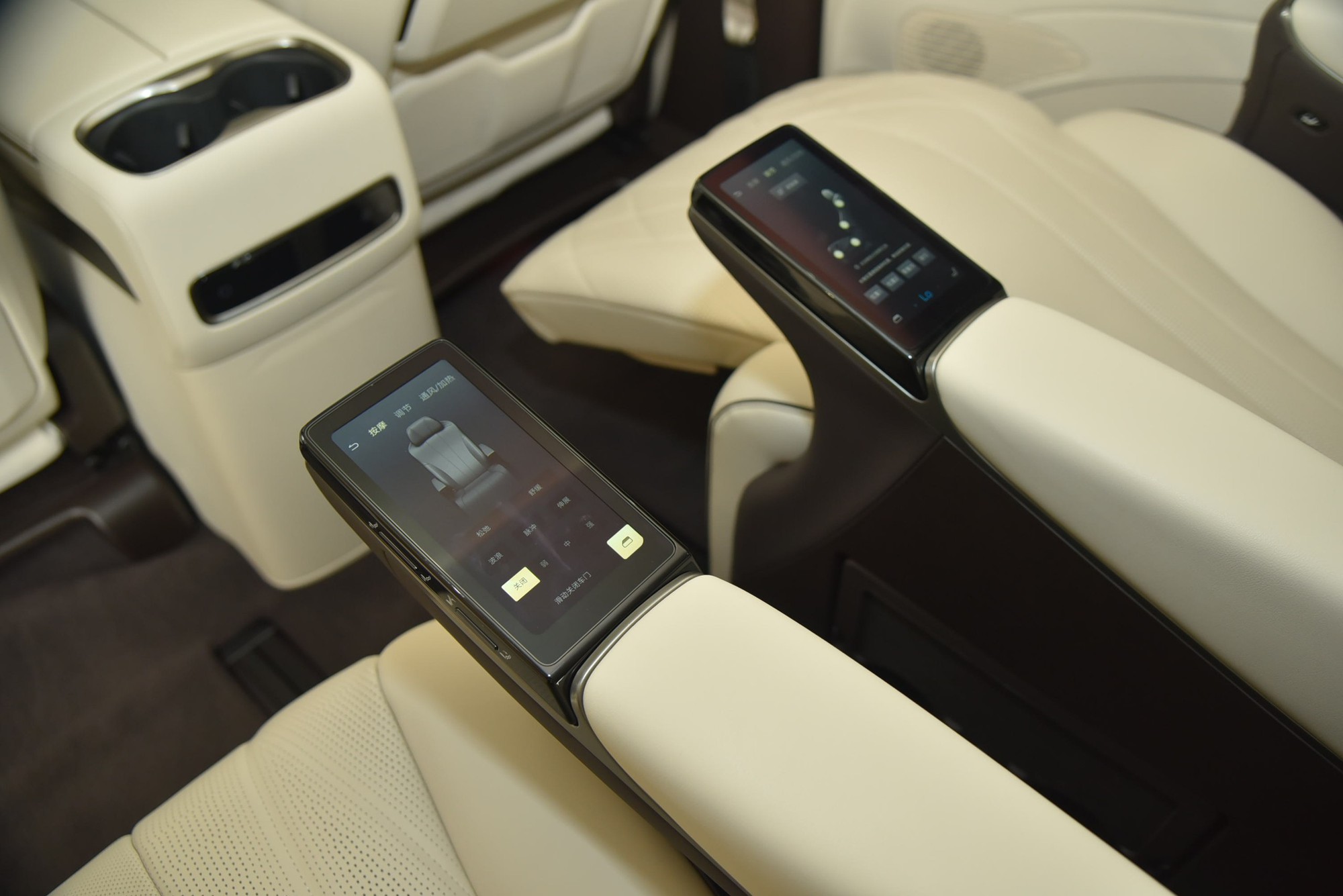 Mẫu MPV này vào Việt Nam sẵn sàng làm khó Kia Carnival: Cabin cận sang, có động cơ 'hot', giá quy đổi gần 1,2 tỷ - Ảnh 24