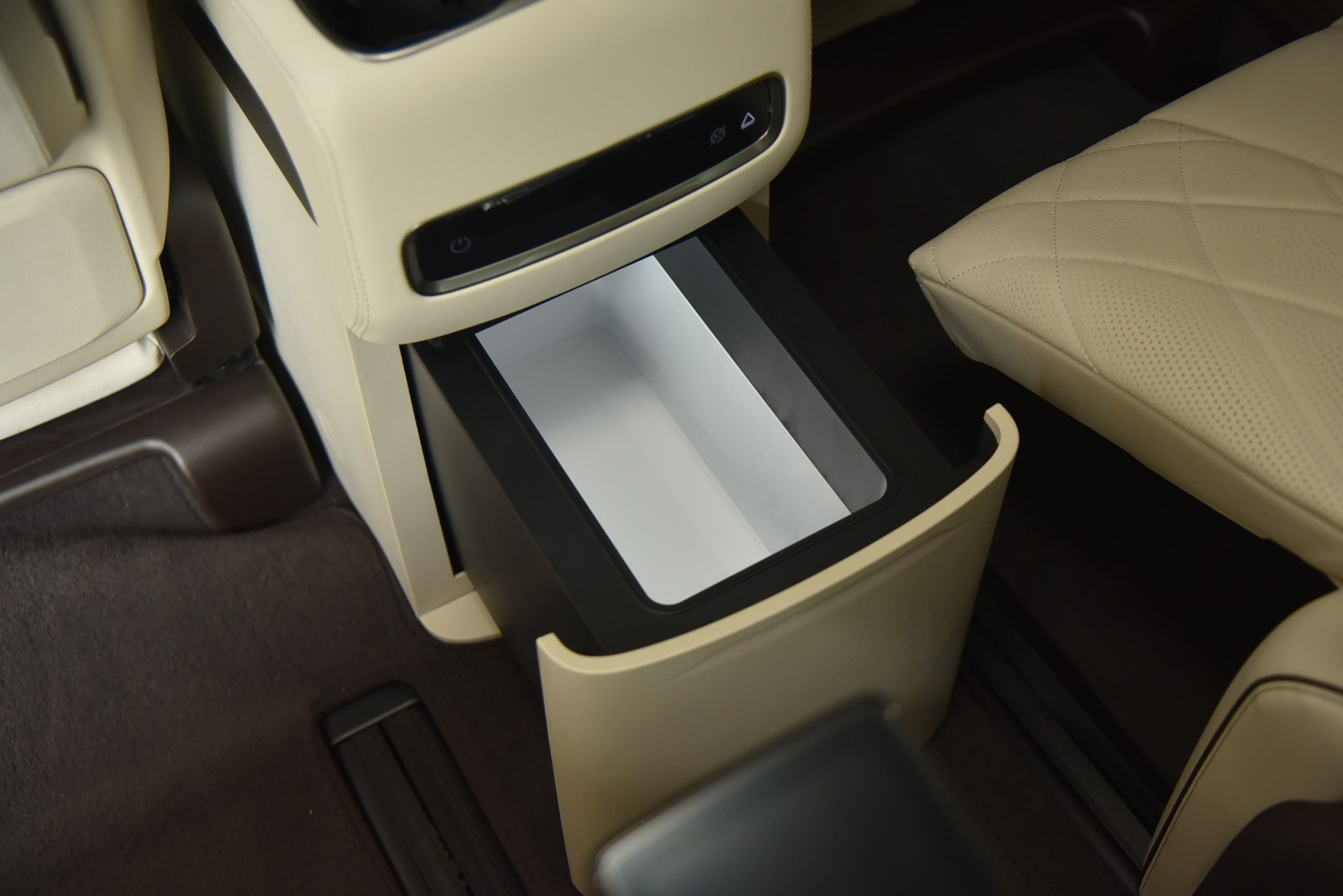 Mẫu MPV này vào Việt Nam sẵn sàng làm khó Kia Carnival: Cabin cận sang, có động cơ 'hot', giá quy đổi gần 1,2 tỷ - Ảnh 22