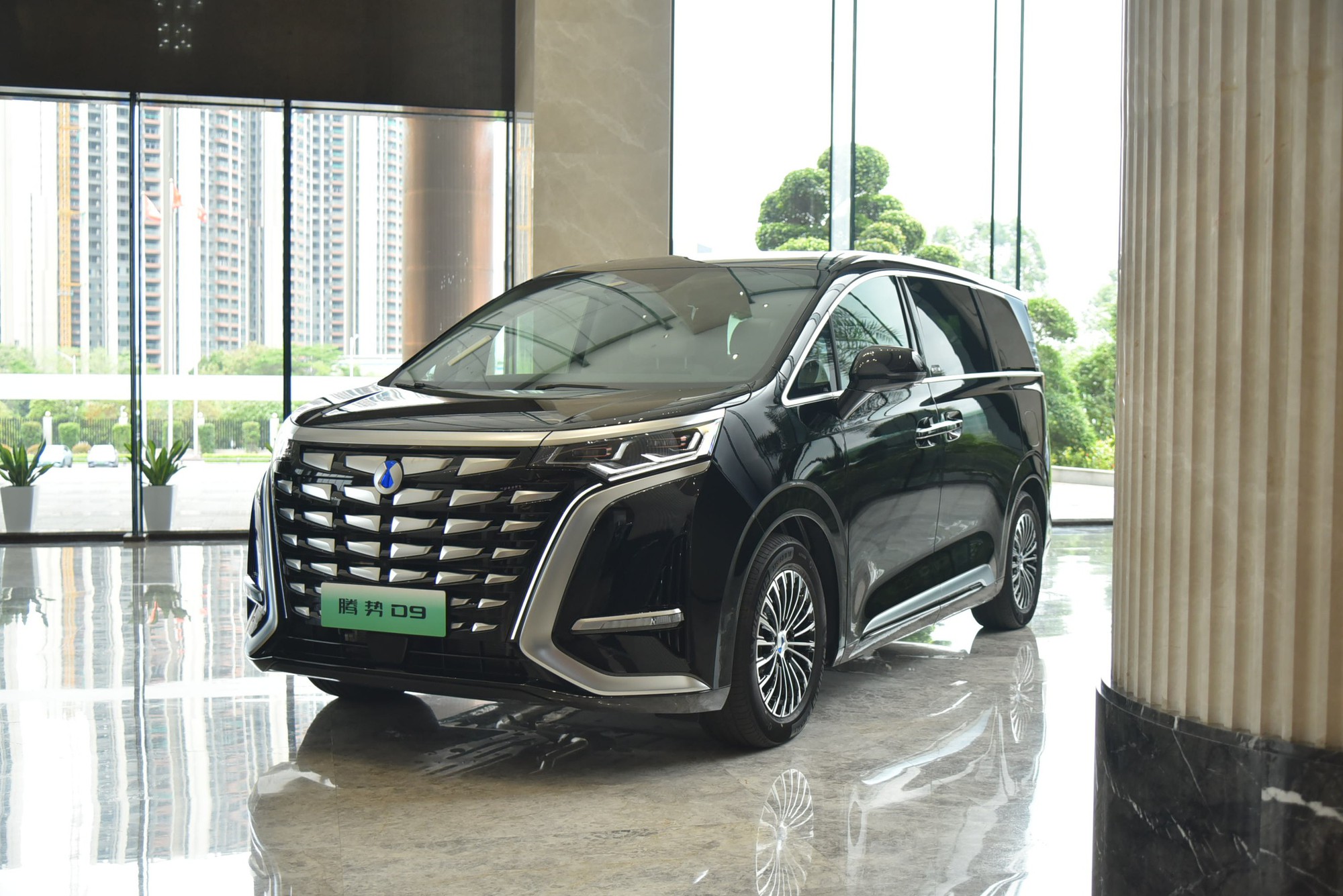 Mẫu MPV này vào Việt Nam sẵn sàng làm khó Kia Carnival: Cabin cận sang, có động cơ 'hot', giá quy đổi gần 1,2 tỷ - Ảnh 1