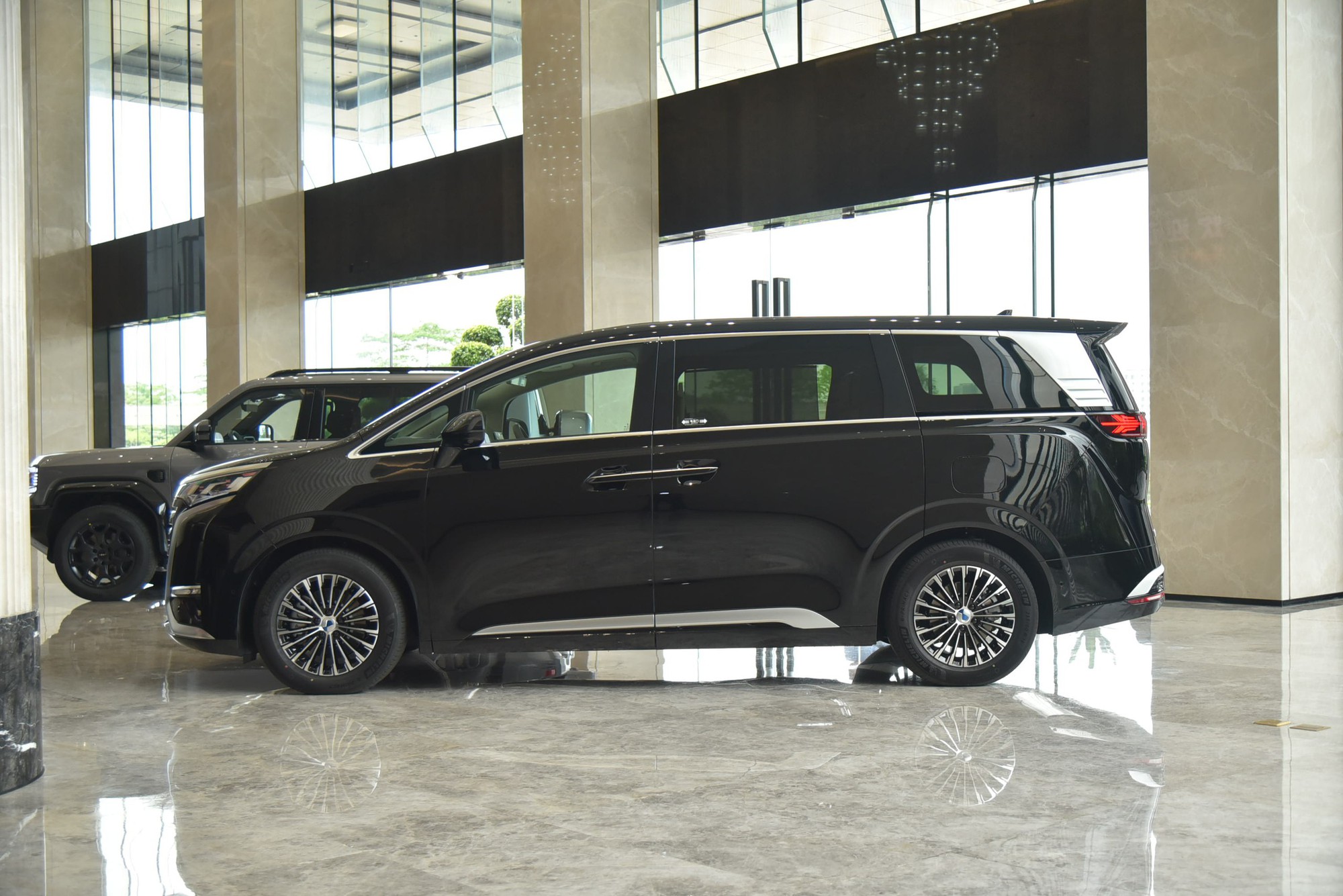Mẫu MPV này vào Việt Nam sẵn sàng làm khó Kia Carnival: Cabin cận sang, có động cơ 'hot', giá quy đổi gần 1,2 tỷ - Ảnh 6
