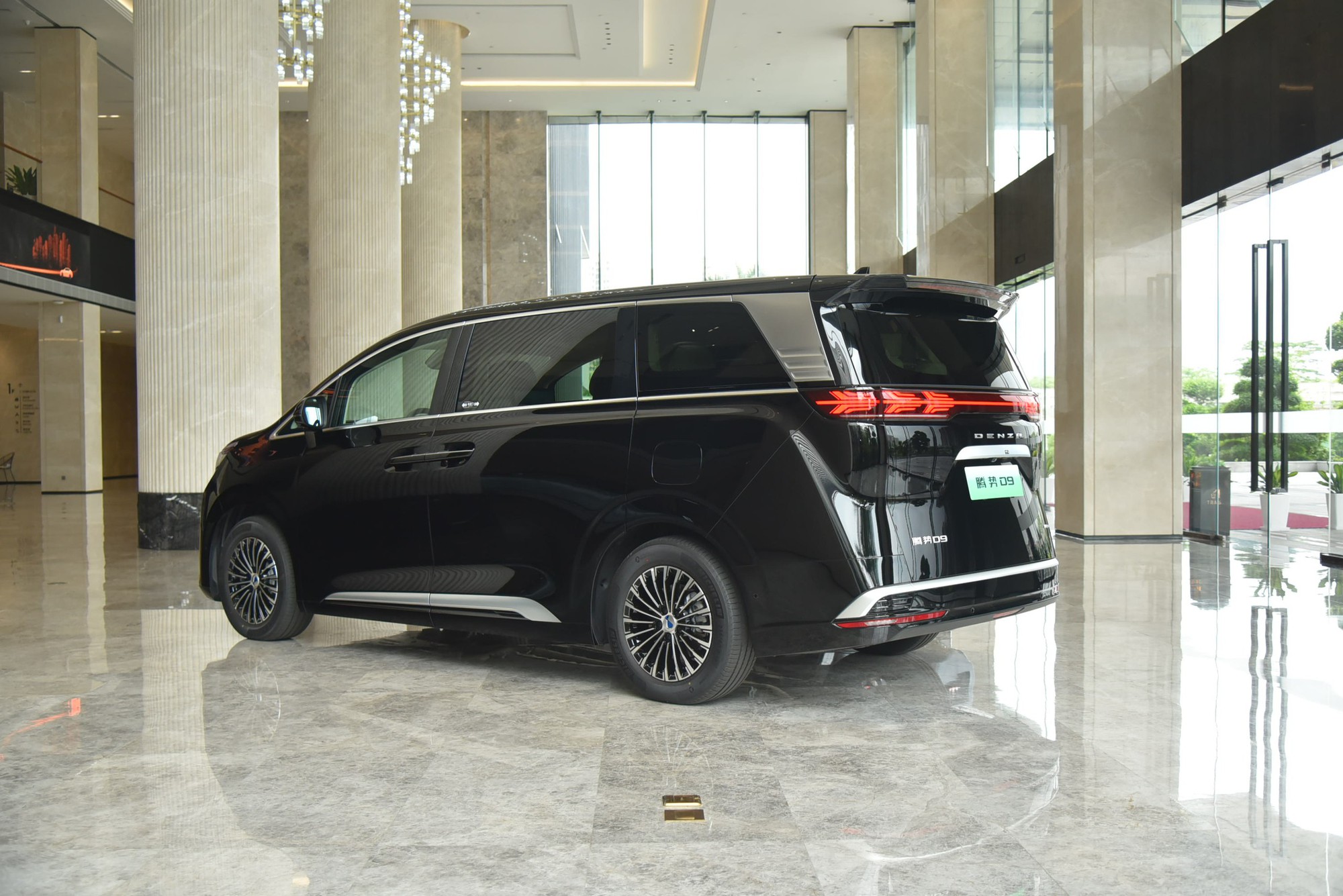 Mẫu MPV này vào Việt Nam sẵn sàng làm khó Kia Carnival: Cabin cận sang, có động cơ 'hot', giá quy đổi gần 1,2 tỷ - Ảnh 2