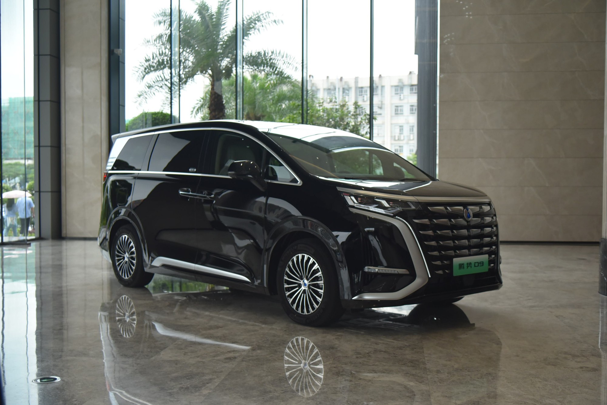 Mẫu MPV này vào Việt Nam sẵn sàng làm khó Kia Carnival: Cabin cận sang, có động cơ 'hot', giá quy đổi gần 1,2 tỷ - Ảnh 9