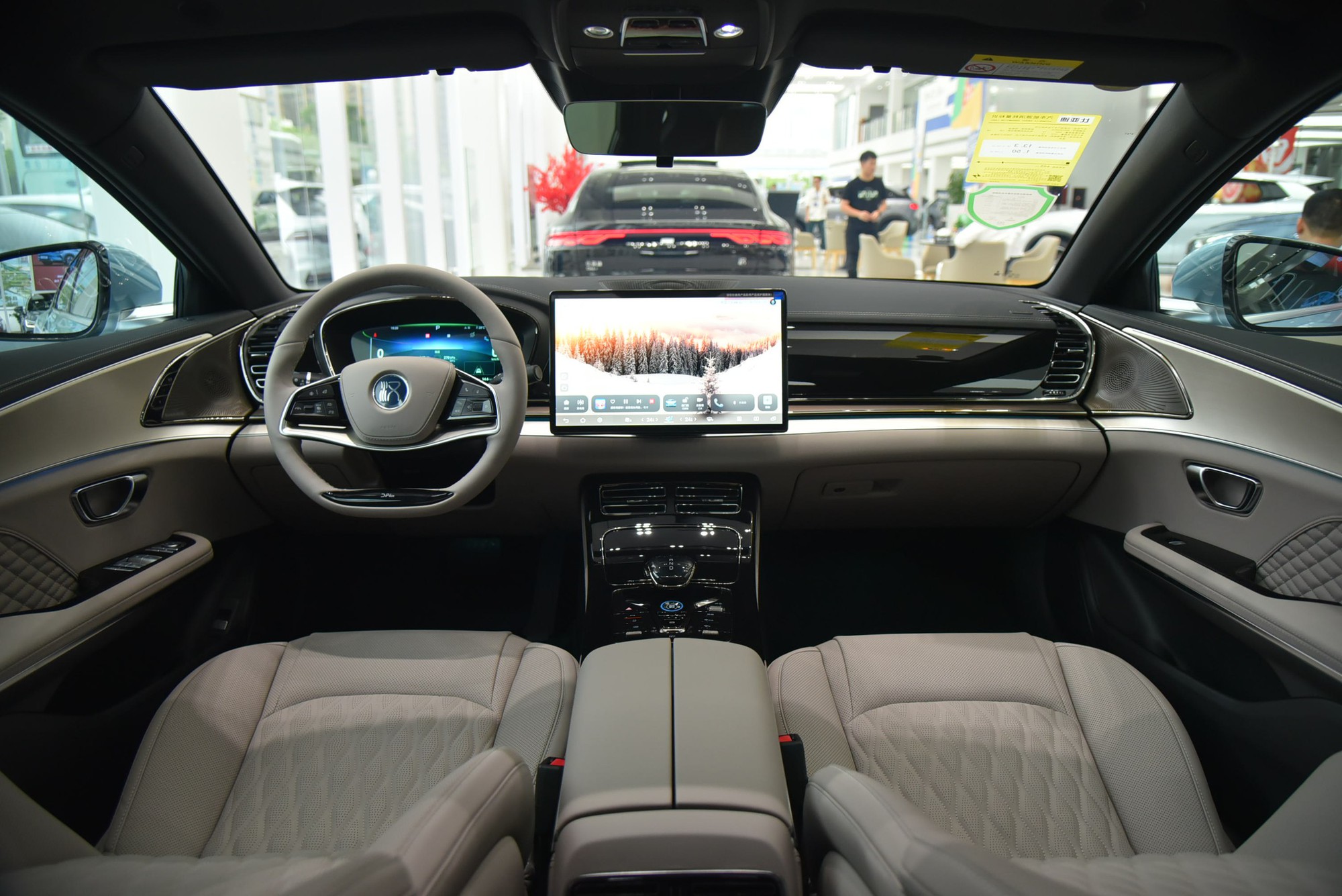 BYD Han EV sắp về Việt Nam dễ ‘hot’: Dáng như Taycan, chạy Hà Nội - Quảng Trị chỉ cần 1 lần sạc - Ảnh 5