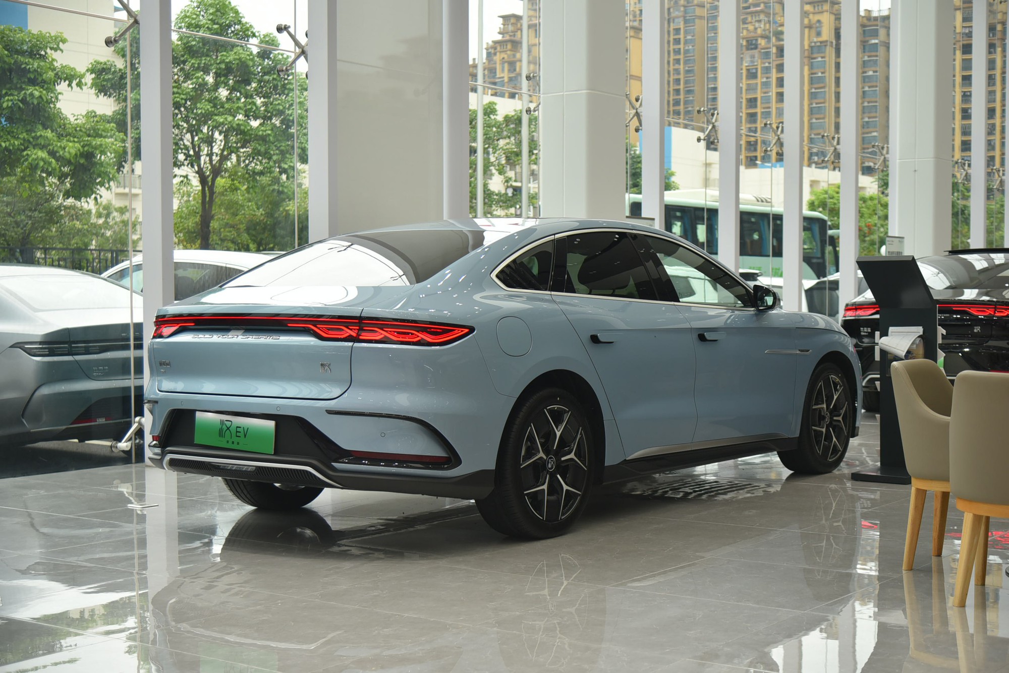 BYD Han EV sắp về Việt Nam dễ ‘hot’: Dáng như Taycan, chạy Hà Nội - Quảng Trị chỉ cần 1 lần sạc - Ảnh 16