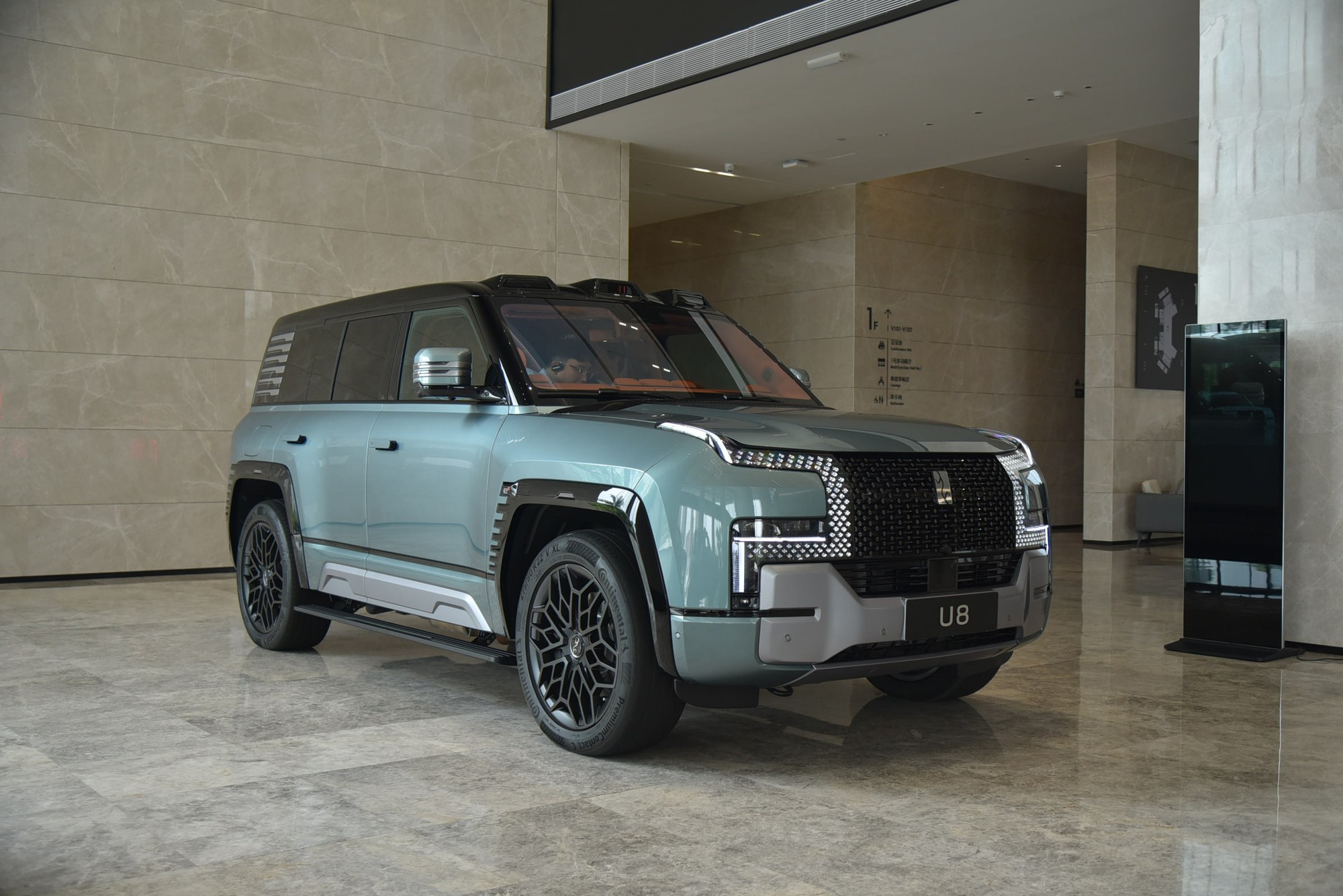 Khám phá ‘siêu SUV giá rẻ’ đấu Defender có thể về Việt Nam: Mạnh gần 1.200 mã lực, lội nước sâu 1m, chạy 1.000km mới phải sạc - Ảnh 7