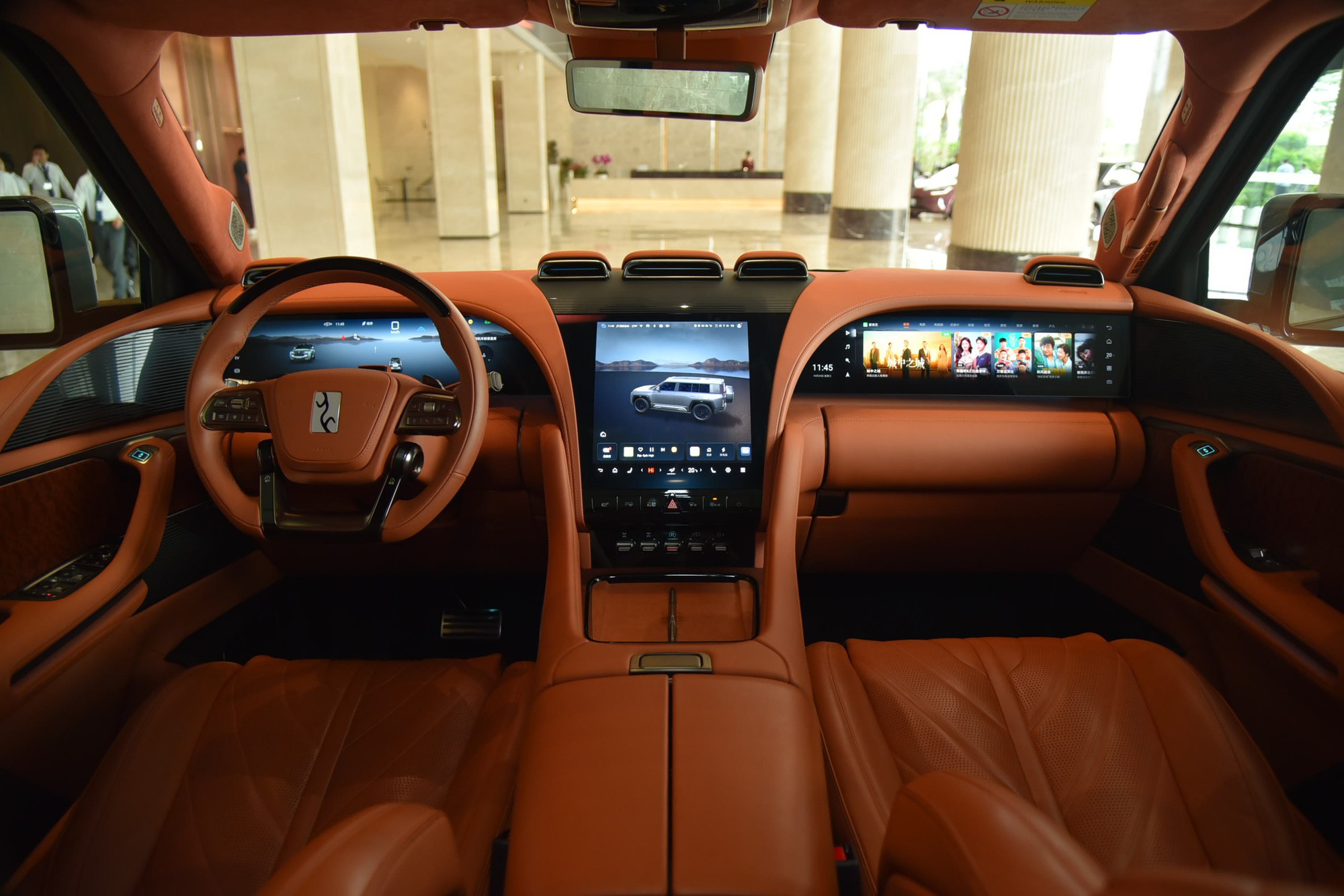 Khám phá ‘siêu SUV giá rẻ’ đấu Defender có thể về Việt Nam: Mạnh gần 1.200 mã lực, lội nước sâu 1m, chạy 1.000km mới phải sạc - Ảnh 5