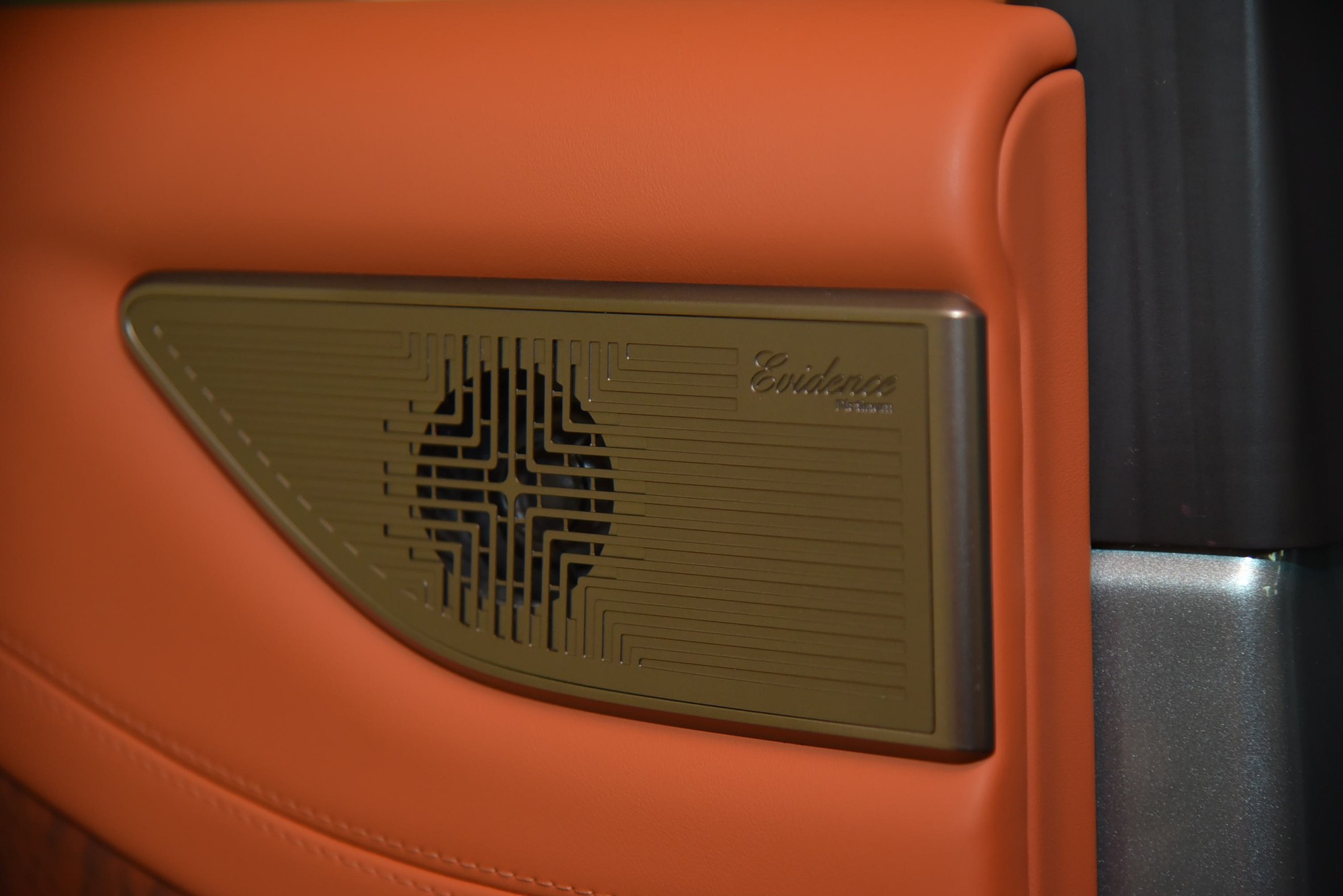 Khám phá ‘siêu SUV giá rẻ’ đấu Defender có thể về Việt Nam: Mạnh gần 1.200 mã lực, lội nước sâu 1m, chạy 1.000km mới phải sạc - Ảnh 23