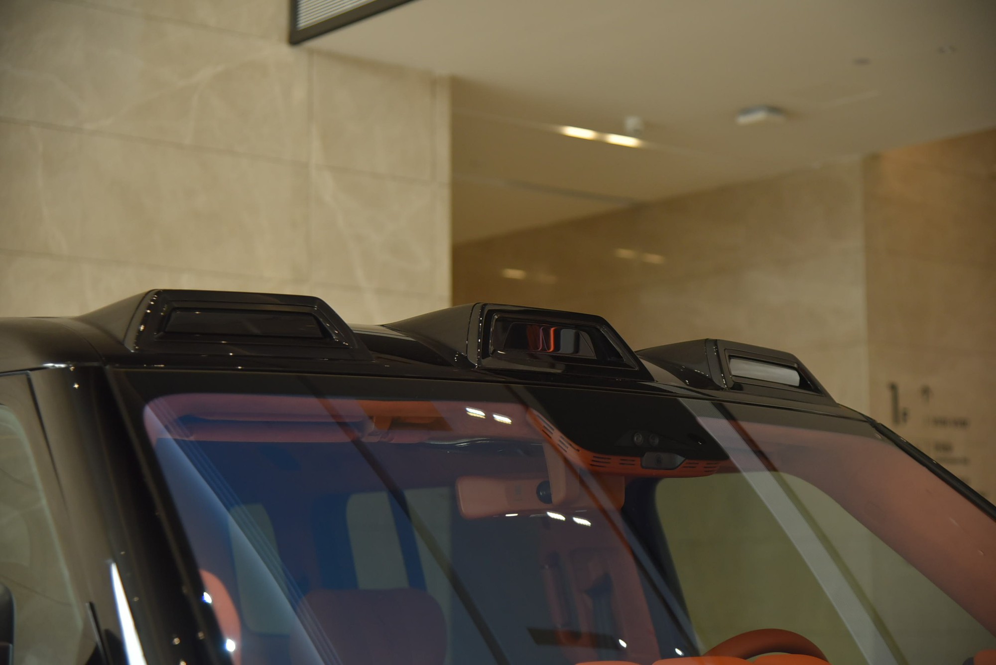 Khám phá ‘siêu SUV giá rẻ’ đấu Defender có thể về Việt Nam: Mạnh gần 1.200 mã lực, lội nước sâu 1m, chạy 1.000km mới phải sạc - Ảnh 15