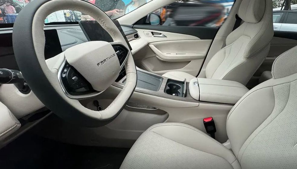 Nóng mắt với Xiaomi SU7, 'trùm xe tải' tại Việt Nam trình làng bom tấn sedan với phạm vi hoạt động 550km, giá khởi điểm hơn 400 triệu đồng - Ảnh 4