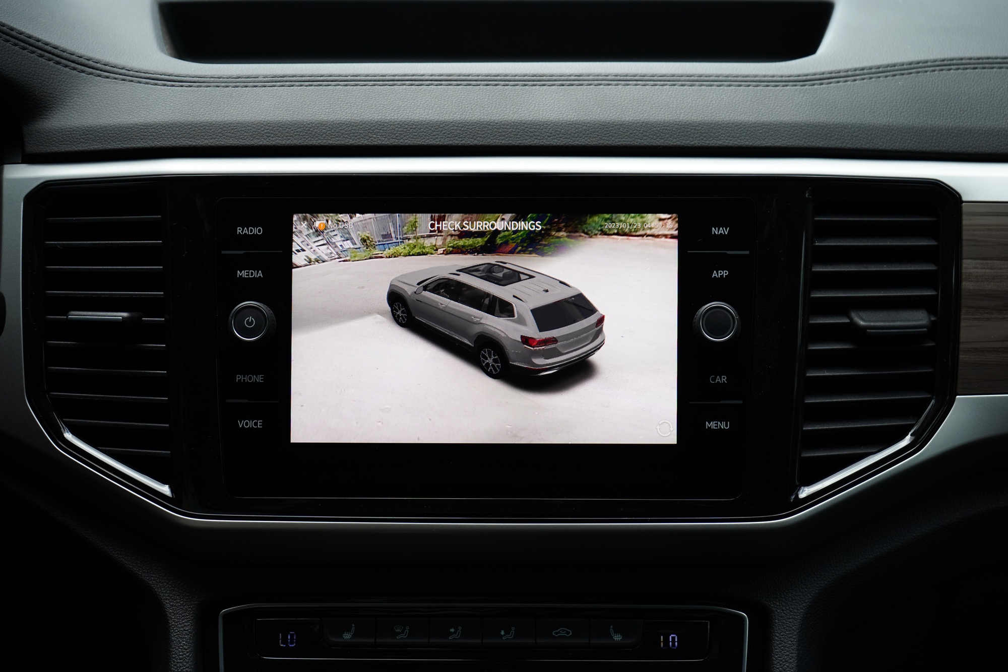 Volkswagen Teramont 'full option' ra mắt Việt Nam: Thêm trang bị cao cấp, bổ sung an toàn, giá rẻ hơn cả bản thường - Ảnh 8