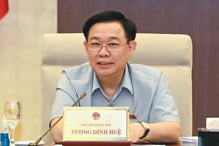 Hàng hóa chuyển qua Shopee, TikTok hàng tỷ USD mỗi tháng, có nên miễn thuế VAT? - Ảnh 2