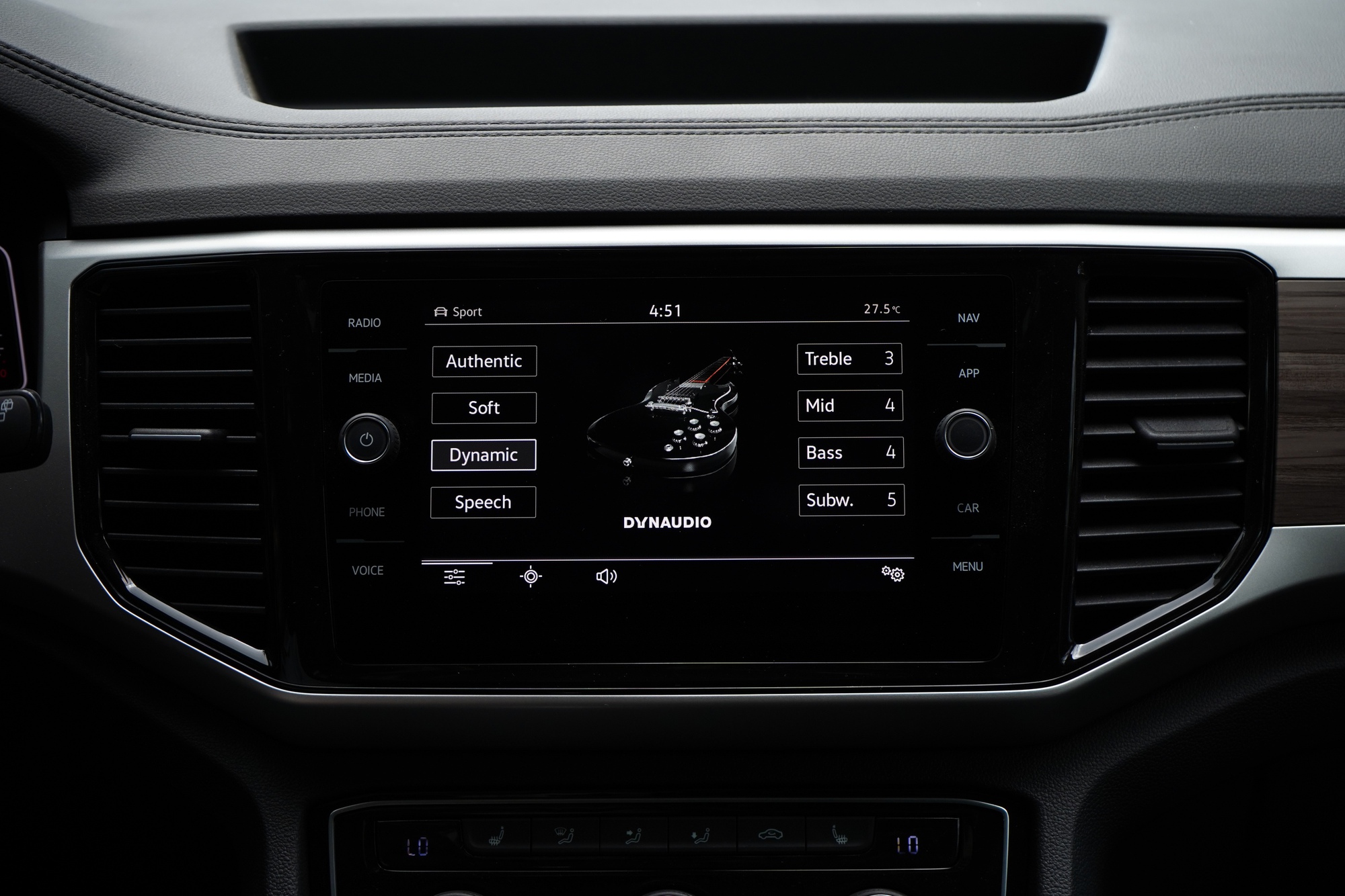 Volkswagen Teramont 'full option' ra mắt Việt Nam: Thêm trang bị cao cấp, bổ sung an toàn, giá rẻ hơn cả bản thường - Ảnh 9