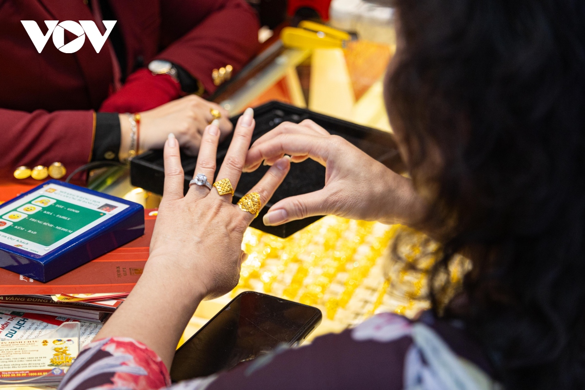 Thị trường vàng khát nguồn cung, đấu thầu vẫn ế, bao giờ mới "hạ nhiệt"? - Ảnh 2