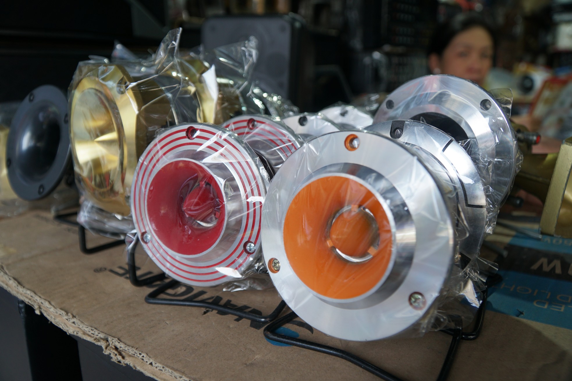 Phố điện máy, điện tử đầu tiên ở TPHCM có gì? - Ảnh 5