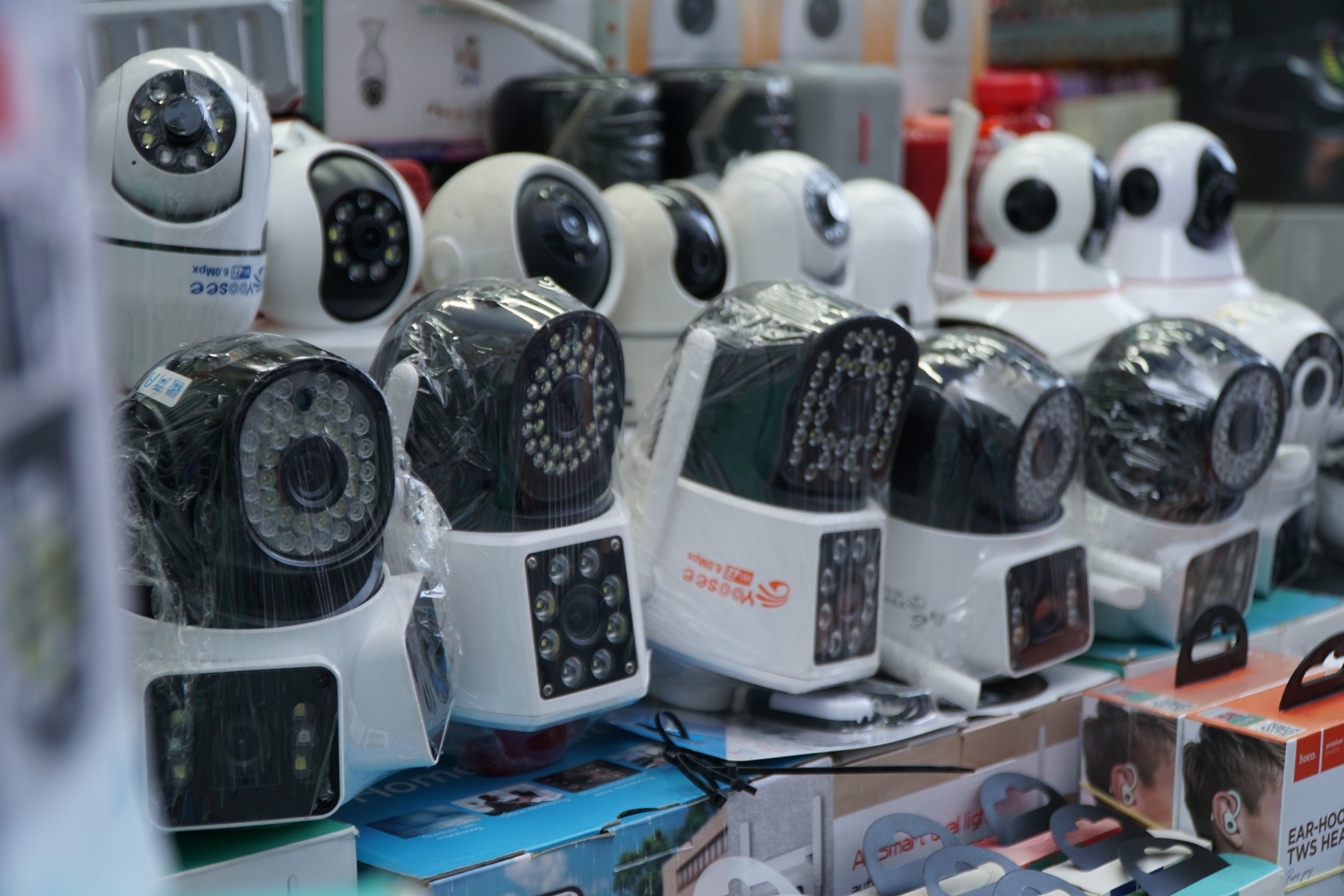 Phố điện máy, điện tử đầu tiên ở TPHCM có gì? - Ảnh 6