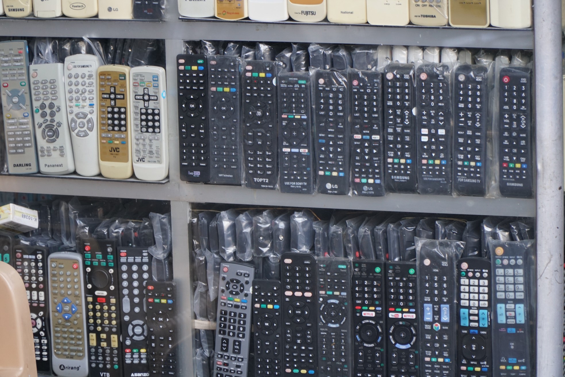 Phố điện máy, điện tử đầu tiên ở TPHCM có gì? - Ảnh 7