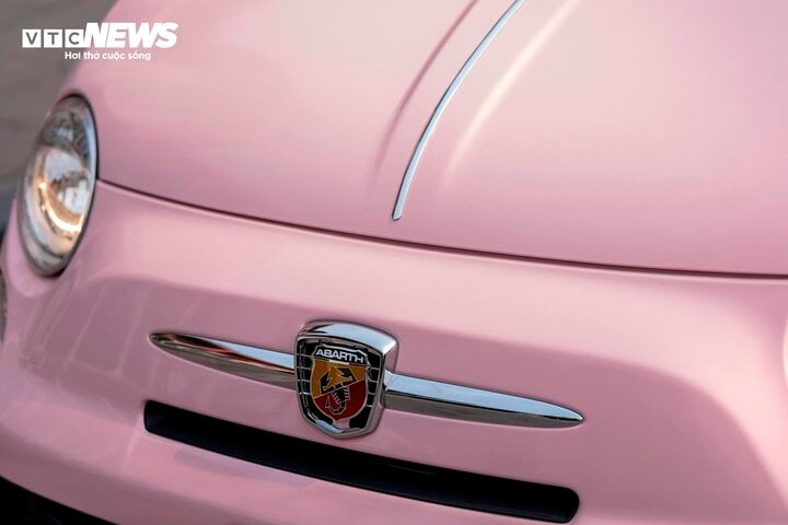 'Soi' xe Fiat 500 mới tậu của Hòa Minzy - Ảnh 7