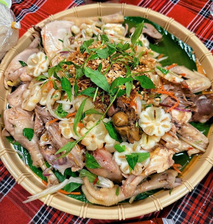 Gỏi gà măng cụt lại sốt, bà nội trợ chen nhau lên chợ mạng gom măng cụt xanh - Ảnh 3