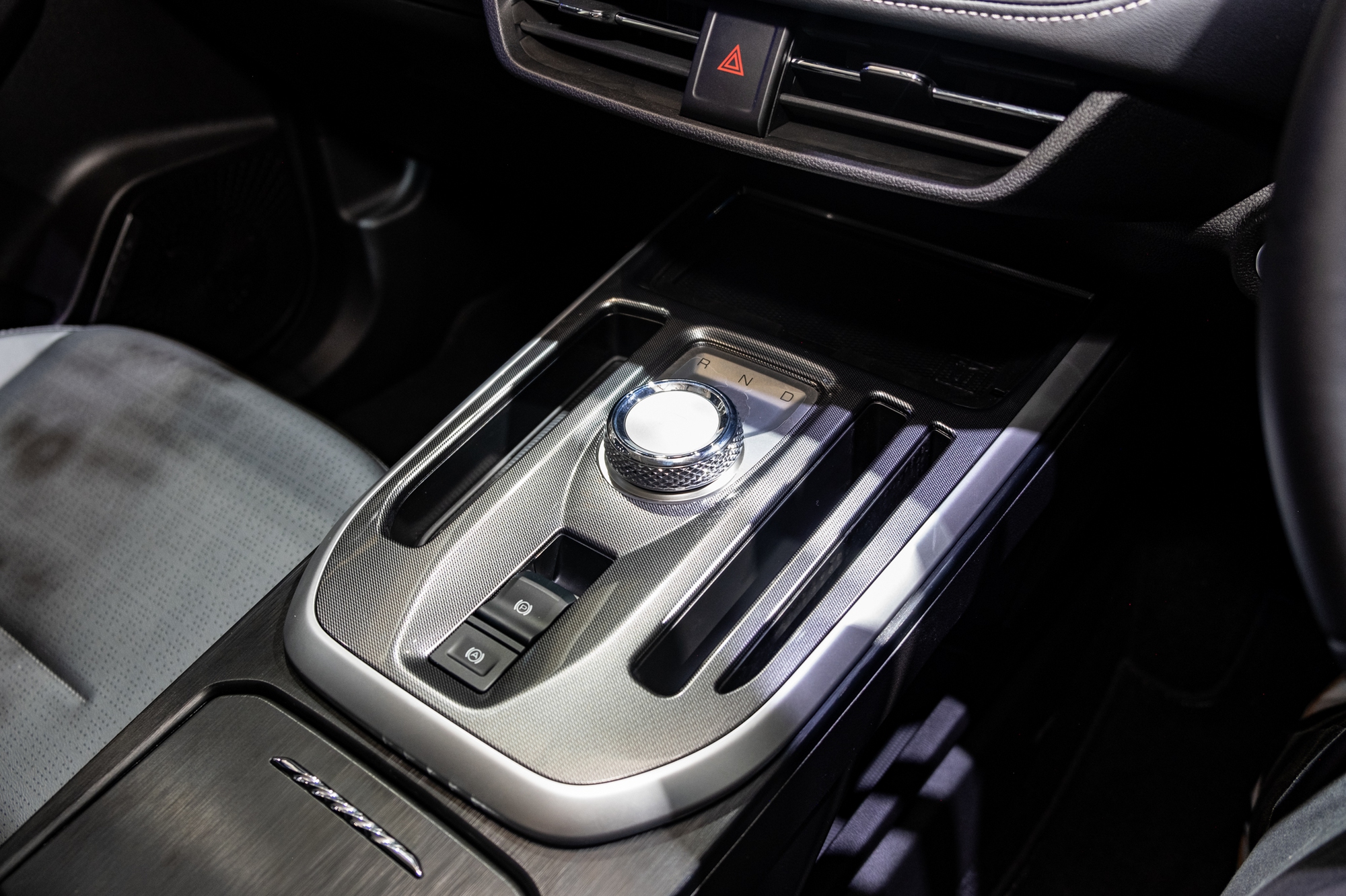 Xe mới ồ ạt lên lịch về Việt Nam và đây là những mẫu vừa tiết kiệm xăng, vừa không lo trạm sạc - Ảnh 10