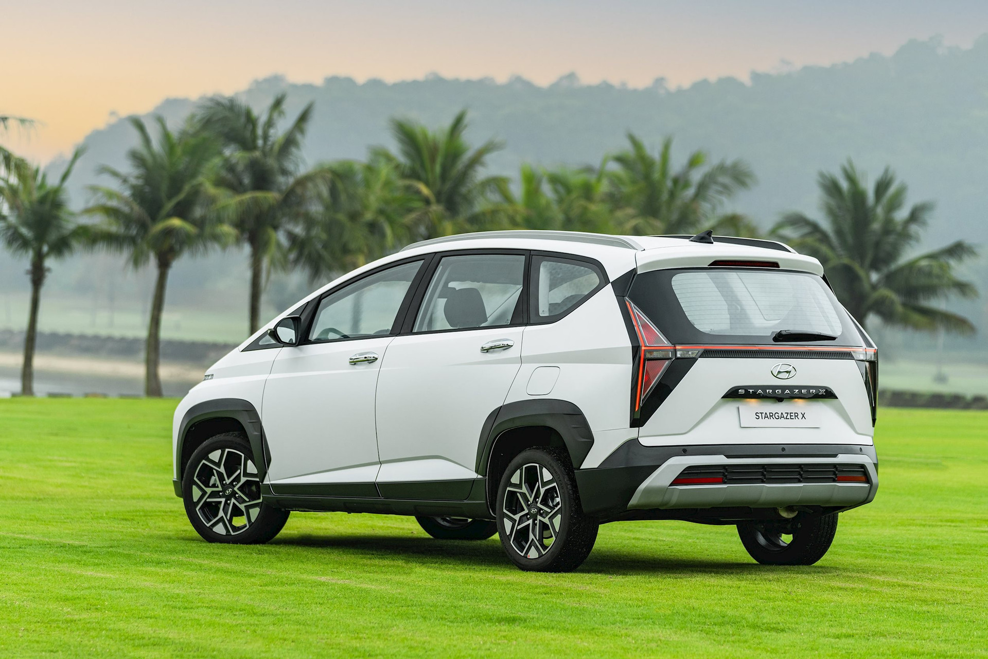 Hyundai Stargazer 2024 trình làng thị trường Việt với nhiều trang bị cải tiến, giá cực rẻ chỉ từ 489 triệu đồng, thấp nhất phân khúc - Ảnh 5