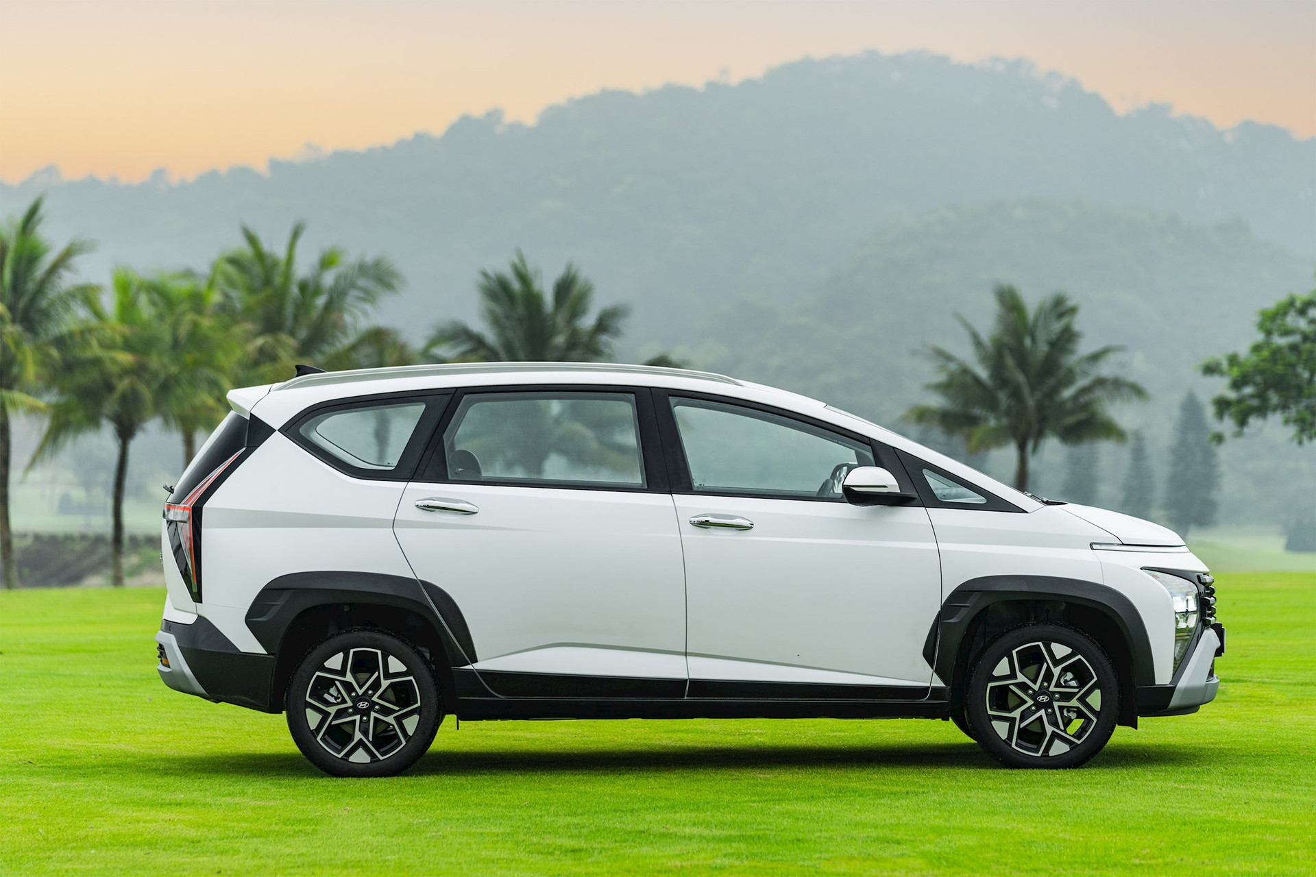 Hyundai Stargazer 2024 trình làng thị trường Việt với nhiều trang bị cải tiến, giá cực rẻ chỉ từ 489 triệu đồng, thấp nhất phân khúc - Ảnh 4