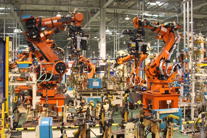 Xe điện Trung Quốc rẻ vô địch nhưng Toyota, Honda, Nissan đã có cách: Dùng 'gậy ông đập lưng ông'? - Ảnh 1