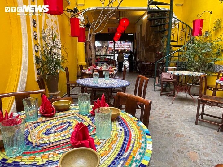 Nhân viên nhà hàng bất ngờ, phấn khích khi Tim Cook xuất hiện - Ảnh 7