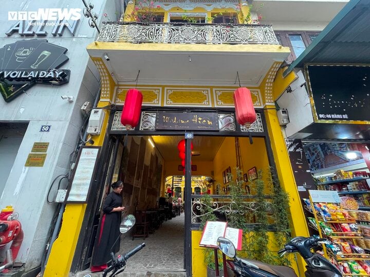 Nhân viên nhà hàng bất ngờ, phấn khích khi Tim Cook xuất hiện - Ảnh 8