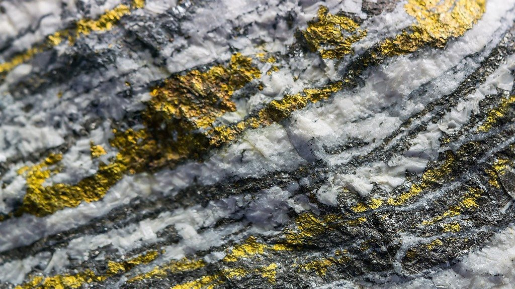 Malaysia liên tục đổ tiền mua kho báu dưới lòng đất của Việt Nam với giá cực rẻ: xuất khẩu tăng khủng hơn 1.800%, nước ta có trữ lượng top đầu thế giới - Ảnh 1