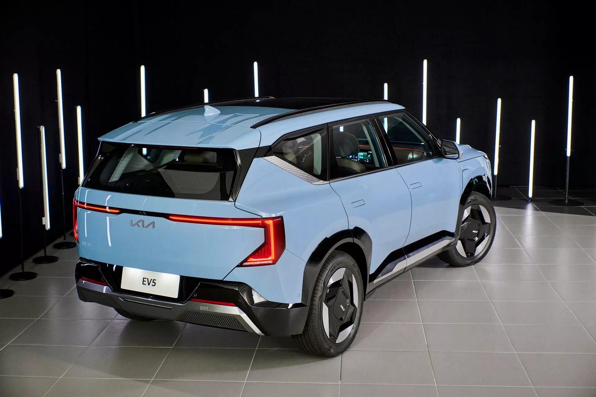 Kia EV5 sắp xuất sang ĐNÁ: Giá quy đổi từ 920 triệu, ngang cỡ Sportage, nhiều chi tiết độc lạ - Ảnh 4