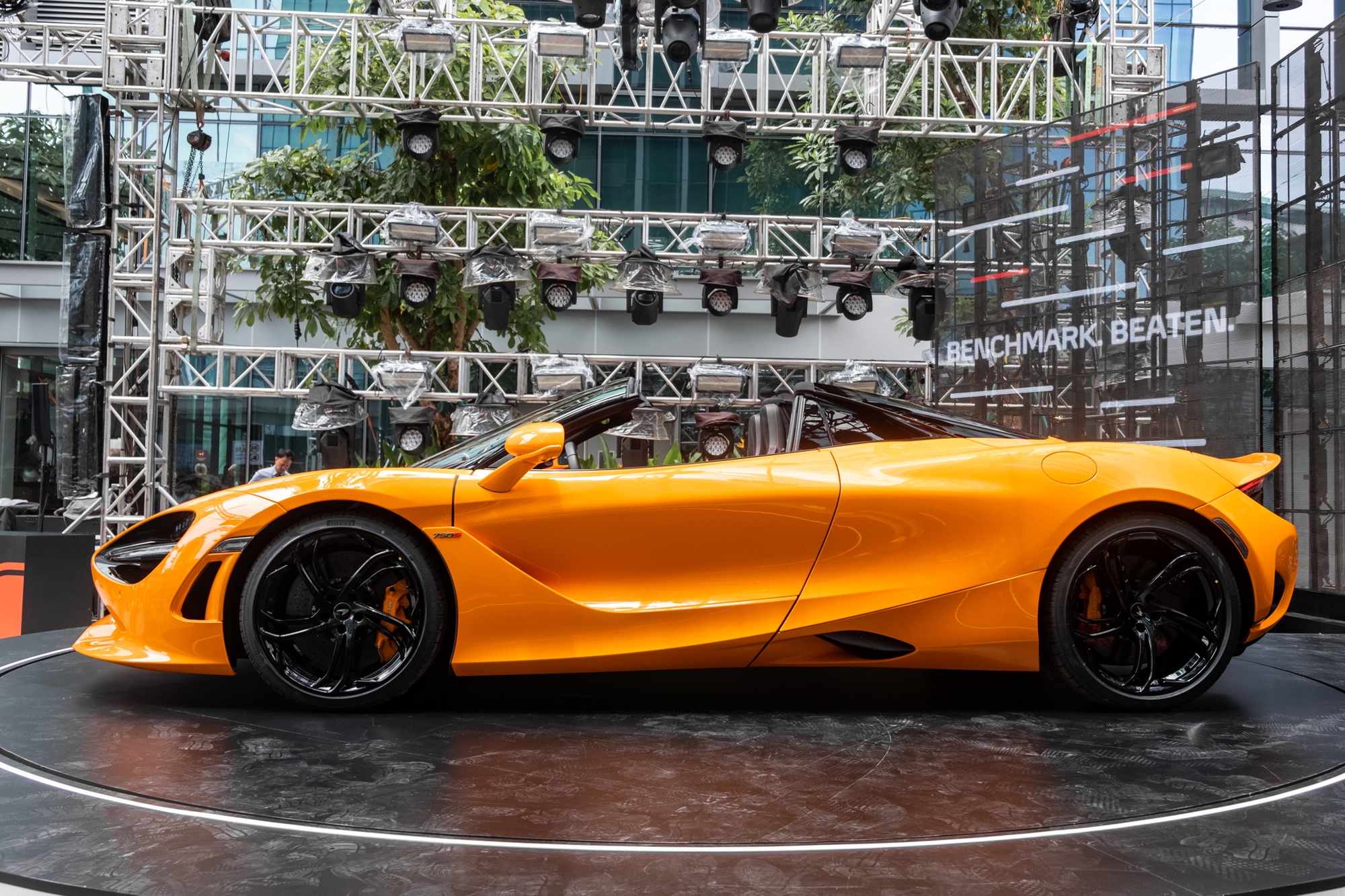 McLaren 750S ra mắt Việt Nam: Nhẹ nhất, mạnh nhất lịch sử thương hiệu Anh, có trang bị mới lần đầu xuất hiện, giá từ 20 tỷ - Ảnh 2